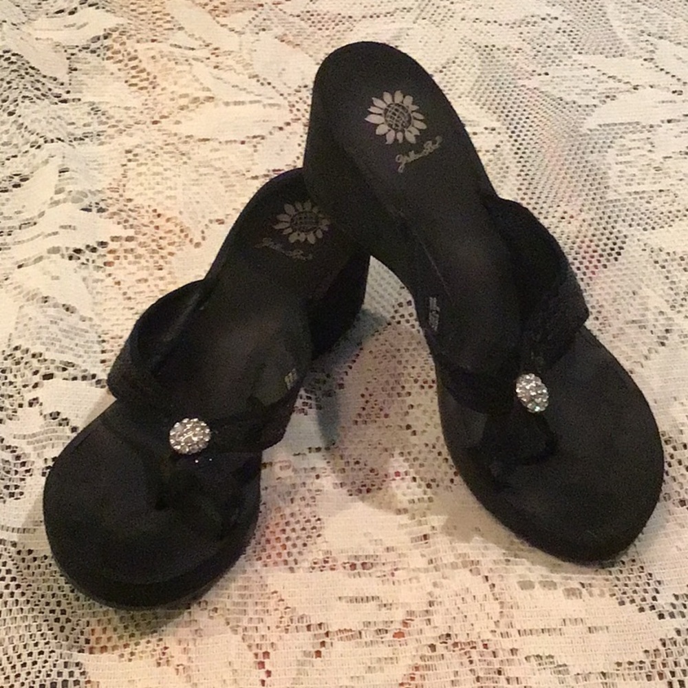 Sz.10 Yellow Box “Genesis” Bling Sandals.